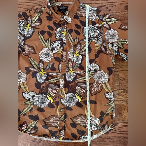 Forever 21 Men's Floral Regular fit Casual Shirt - Picture 8 of 11